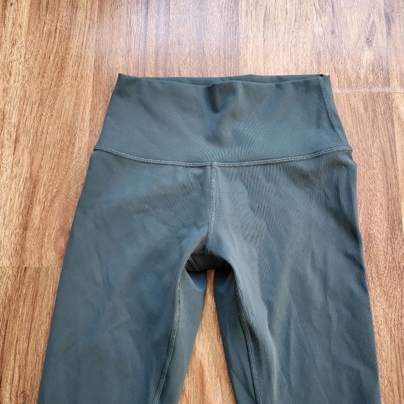 Lululemon Cropped Leggings Workout Pants Green Women's Size 4 - Picture 2 of 10